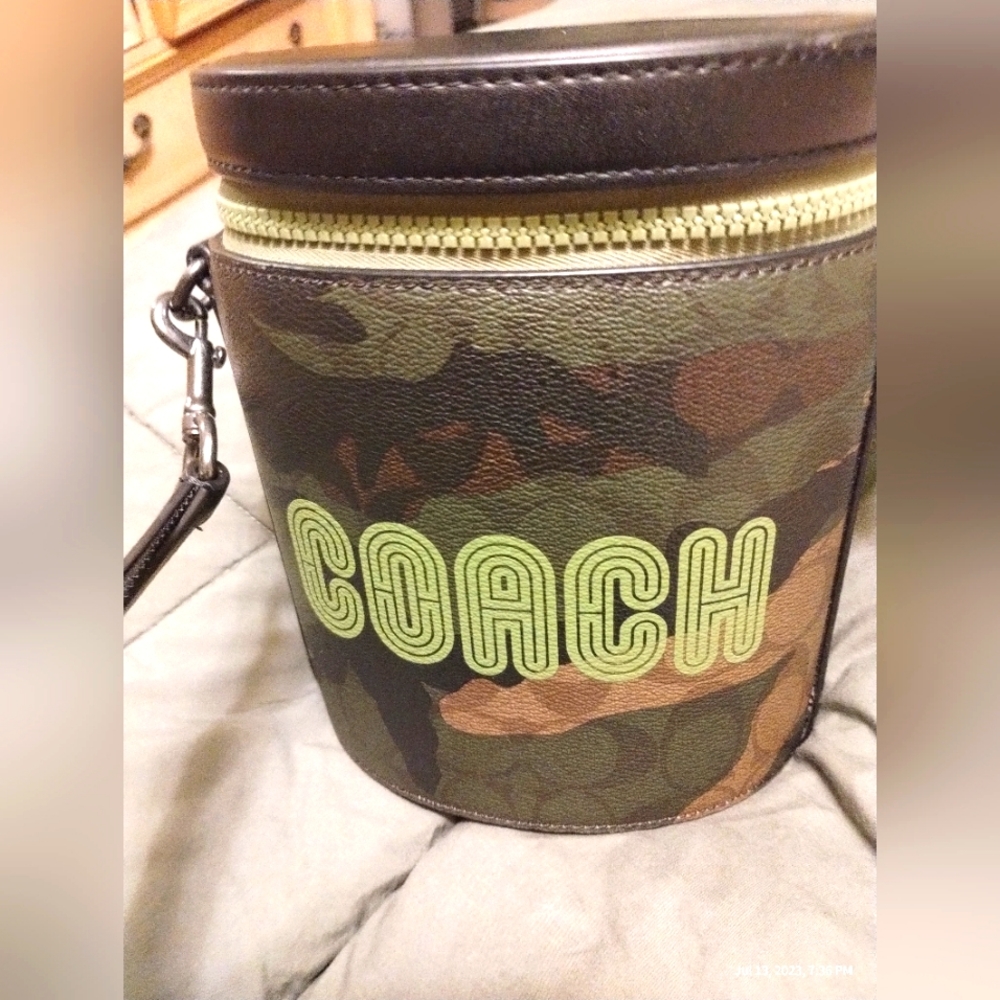 Coach barrel crossbody men's